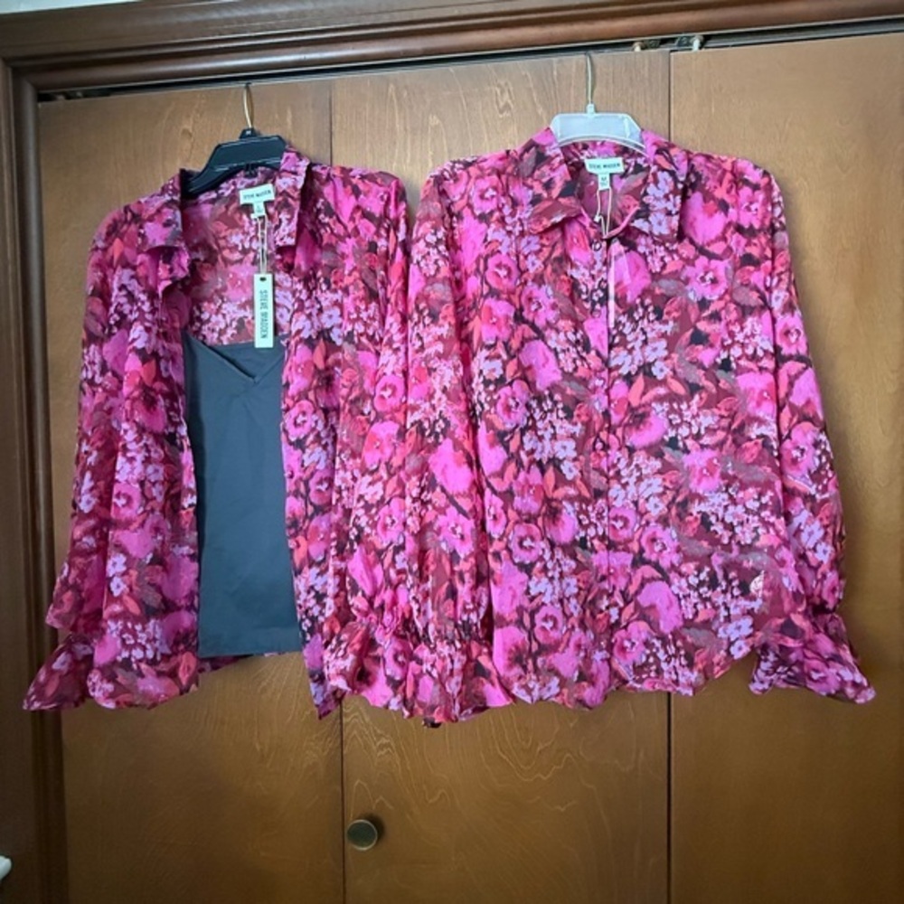 Steve Madden Polyester Chiffon Fuschia Floral Button Front, Flutter Cuffs, Cami